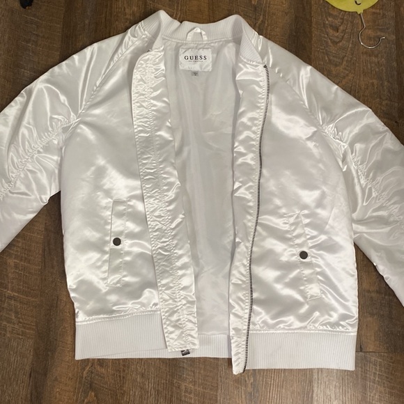 GUESS LOS ANGELES WHITE SATIN EMBROIDERED SKULL AND ROSES POM FULL ZIP JACKET - Picture 7 of 13